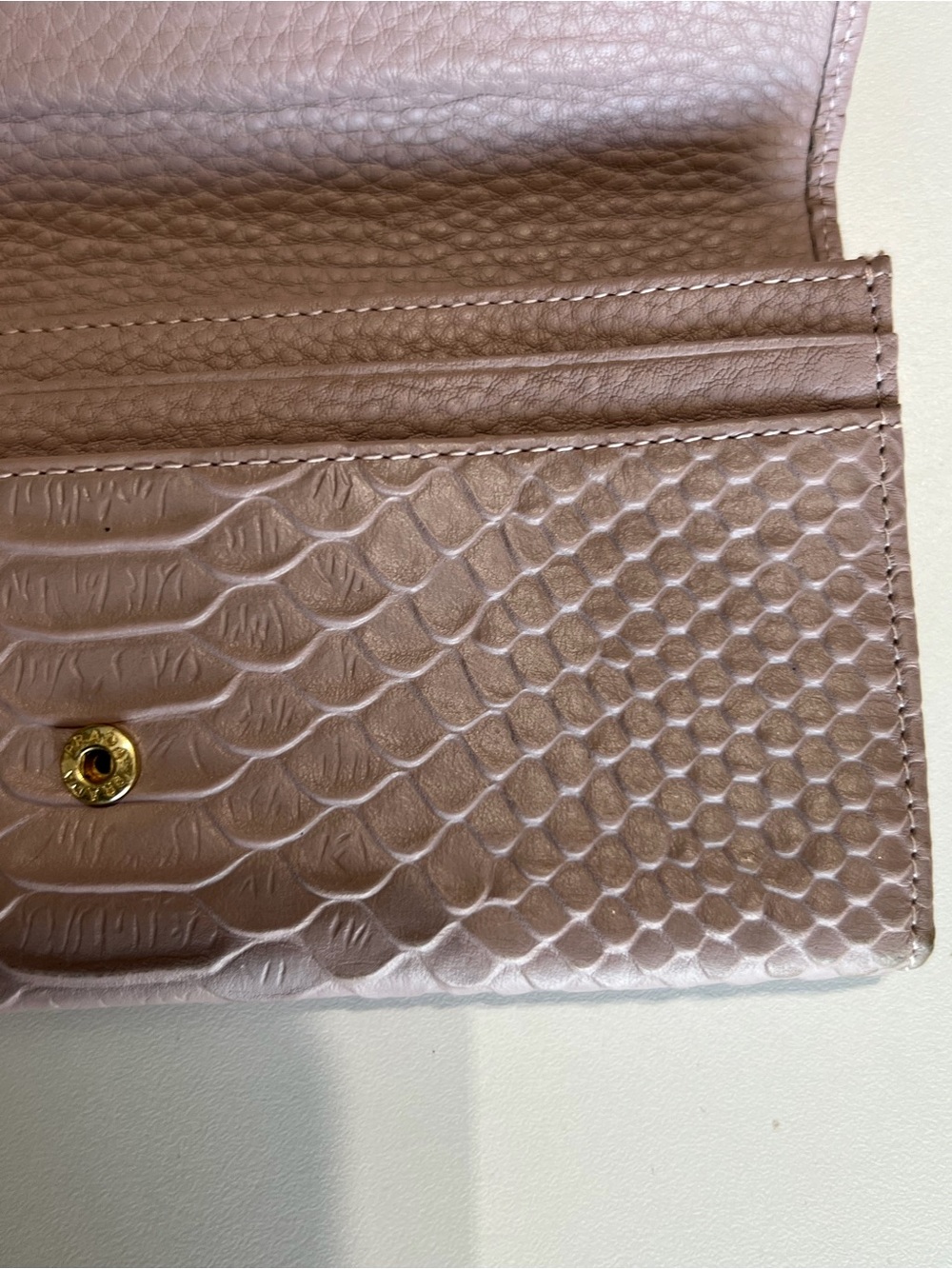 Prada Mauve Textured Leather Continental Wallet with Gold Logo - Picture 6 of 8